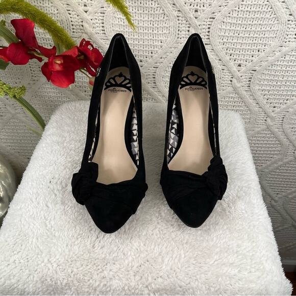 FERGALICIOUS Black Pointed Toe Faux Suede Tie Stiletto Heel Pumps Sz 7.5 Formal - Picture 3 of 9